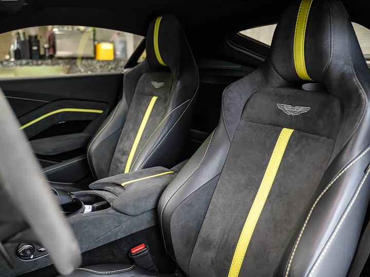Aston Martin V8 Vantage 2022 4.0 T V 8 F 1 Edition Coupe — фото 8