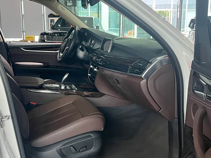 BMW X5 2018 x Drive 35i — фото 11