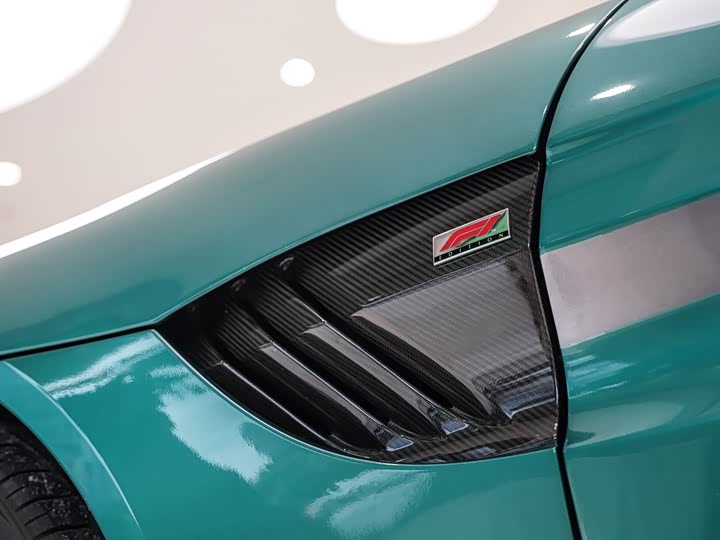 Aston Martin V8 Vantage 2022 4.0 T V 8 F 1 Edition Coupe — фото 7