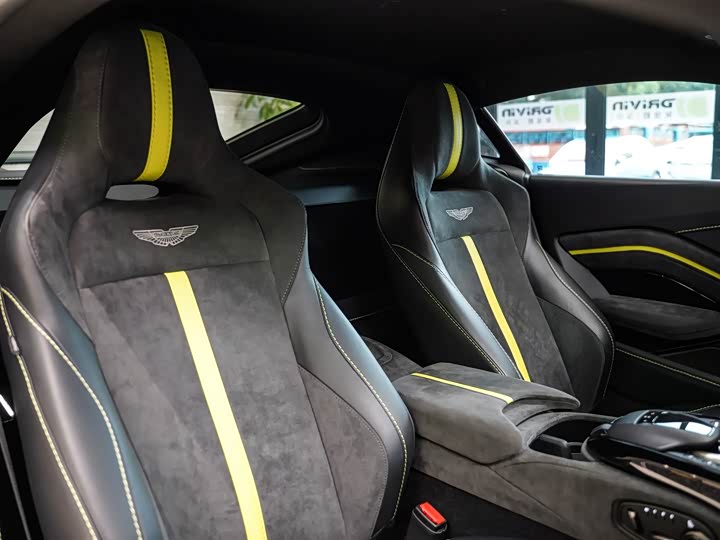Aston Martin V8 Vantage 2022 4.0 T V 8 F 1 Edition Coupe — фото 12