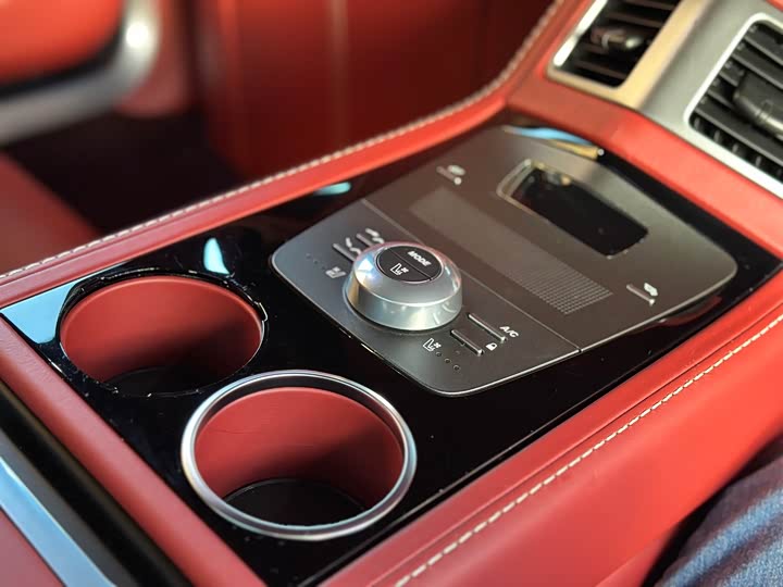 Aston Martin Rapide 2013 6.0 L S — фото 10