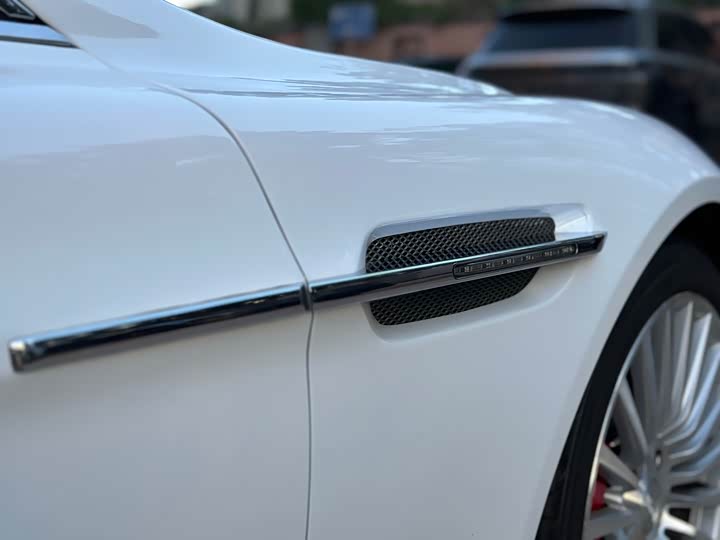 Aston Martin Rapide 2013 6.0 L S — фото 16