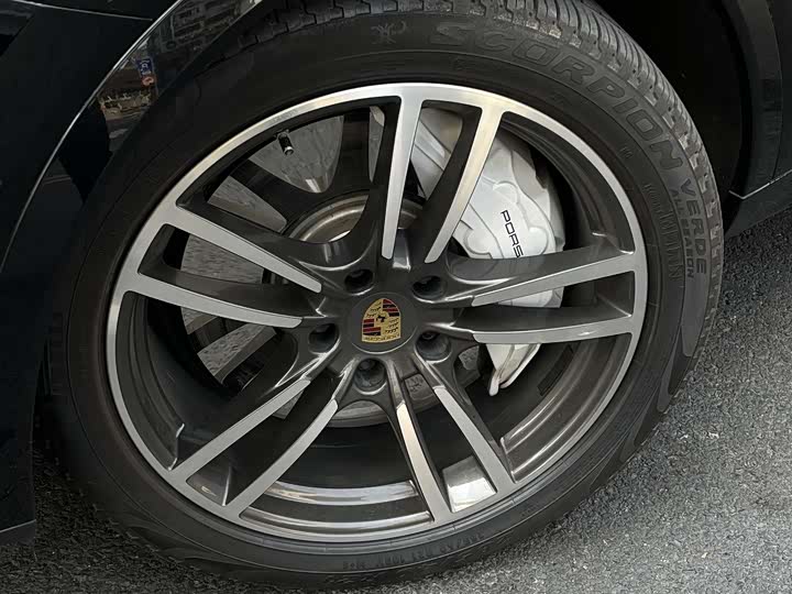 Porsche Cayenne 2018 Cayenne Turbo 4.0 T — фото 6