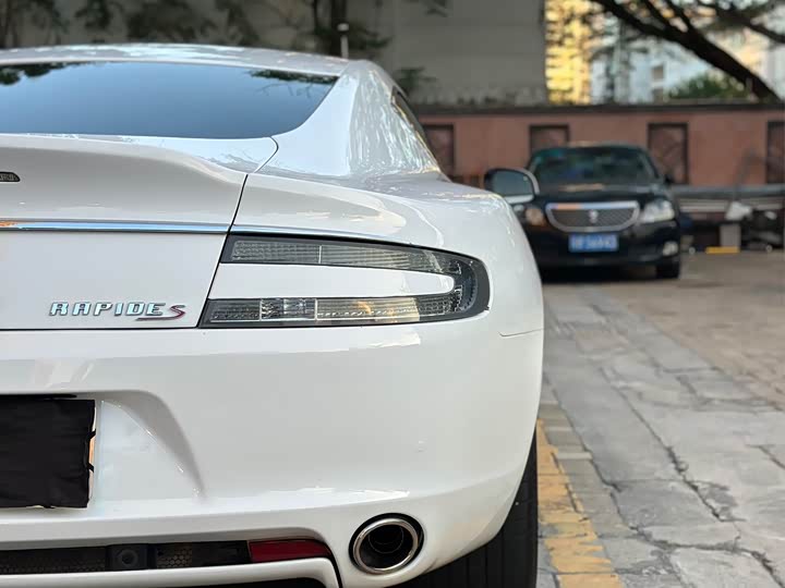 Aston Martin Rapide 2013 6.0 L S — фото 20