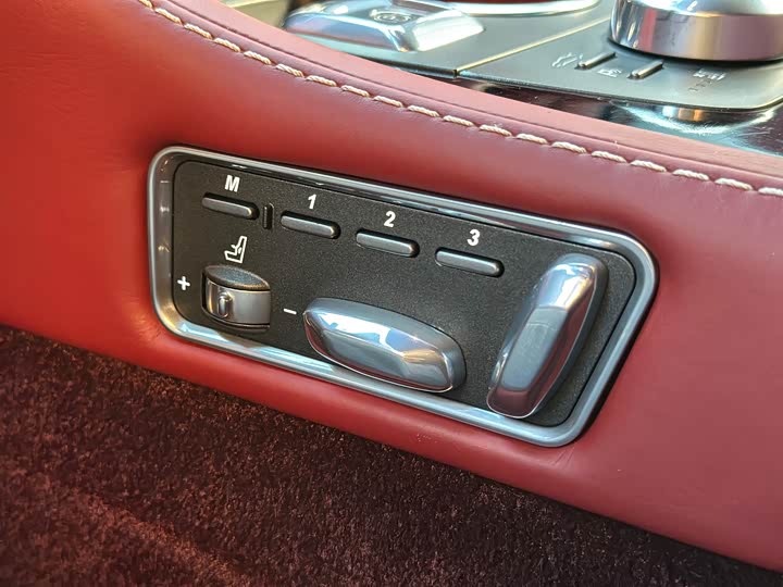 Aston Martin Rapide 2013 6.0 L S — фото 12