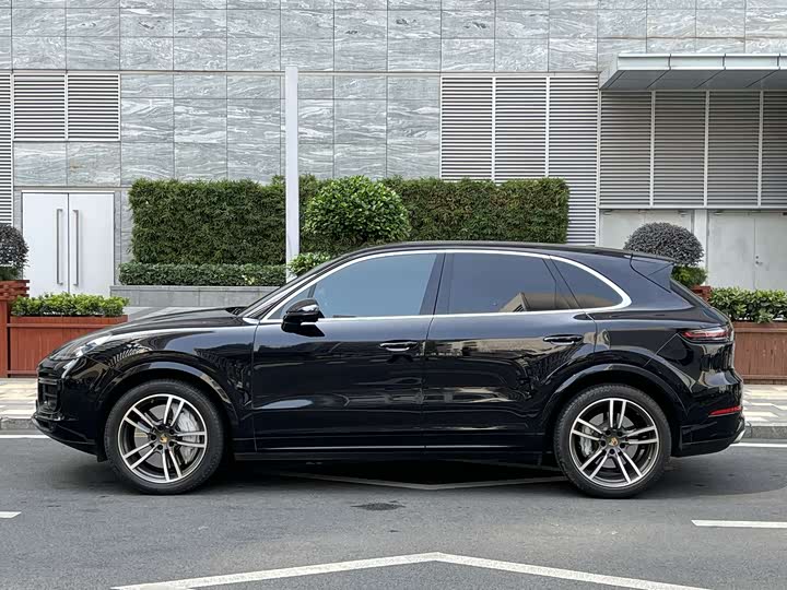 Porsche Cayenne 2018 Cayenne Turbo 4.0 T — фото 3
