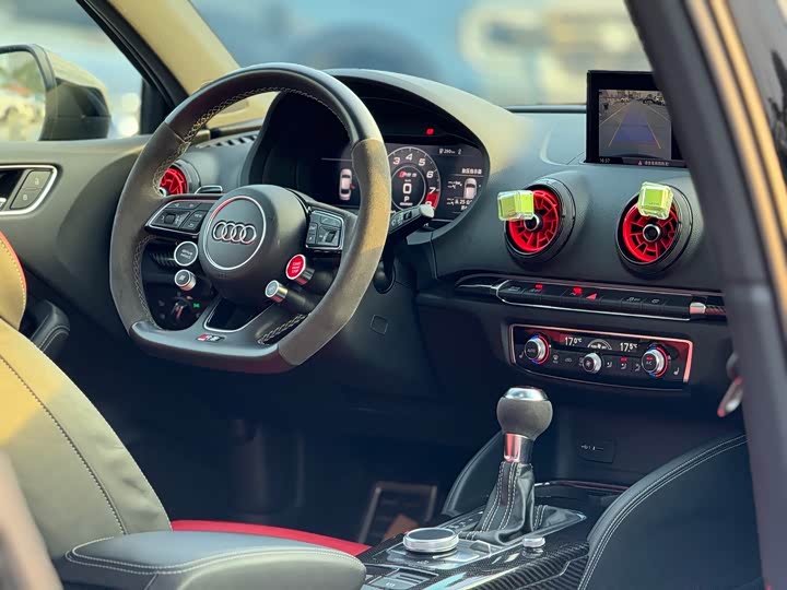 Audi RS3 2017 RS 3 2.5 T Limousine — фото 8