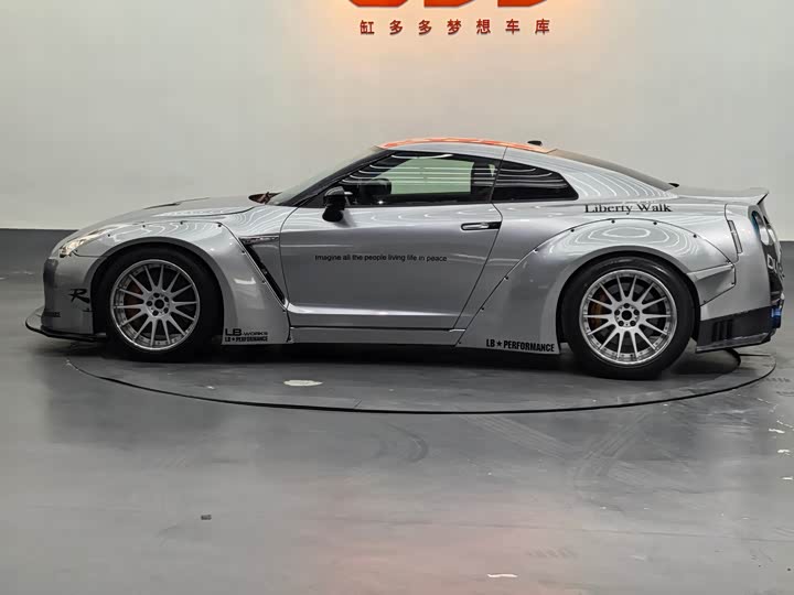 Nissan GT-R 2012 3.8 T Premium Edition — фото 10
