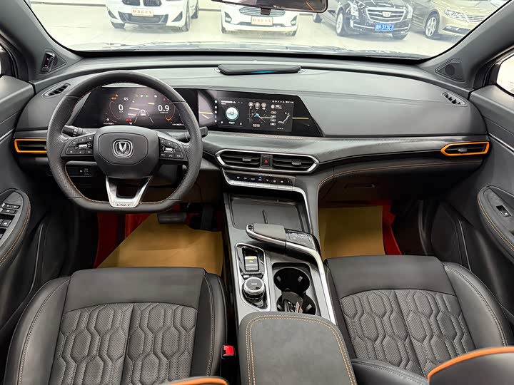 Changan UNI-T 2022 1.5 T Flagship — фото 6