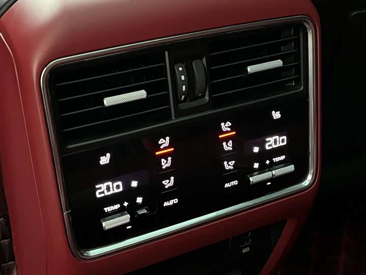 Porsche Cayenne 2018 Cayenne Turbo 4.0 T — фото 19