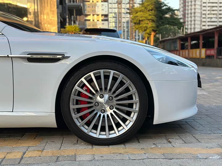 Aston Martin Rapide 2013 6.0 L S — фото 17