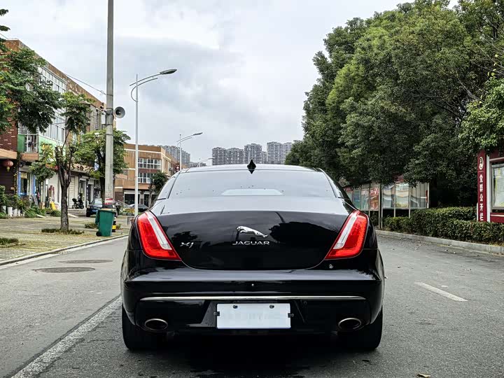Jaguar XJ 2016 XJL 2.0 T 2 WD — фото 4