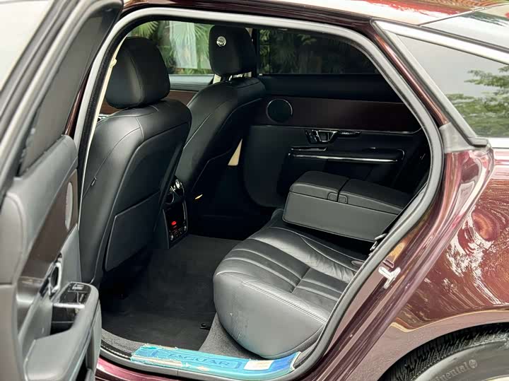 Jaguar XJ 2016 XJL 3.0 SC 2 WD — фото 8