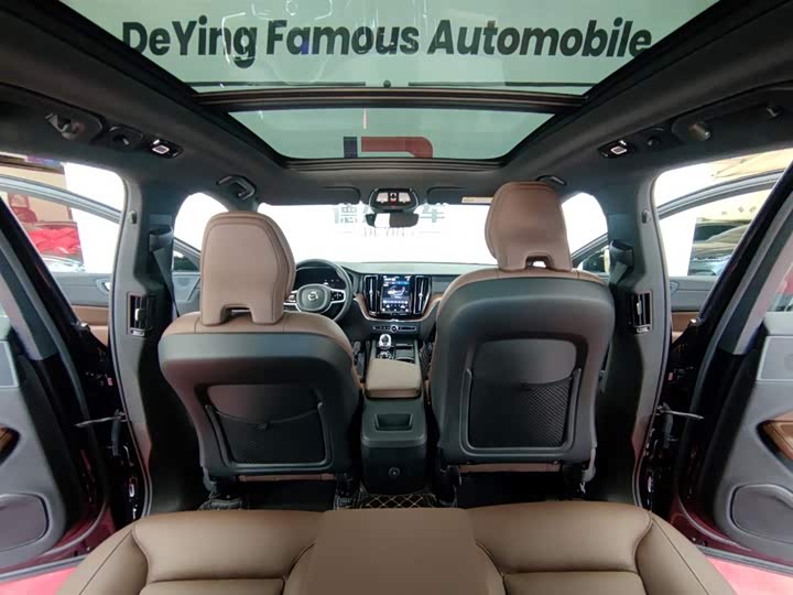 Volvo XC60 2025 B 5 4 WD — фото 18