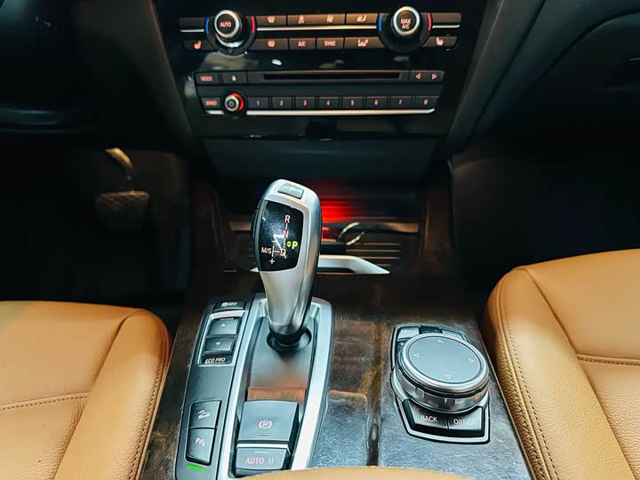BMW X3 2014 x Drive 20i X — фото 12