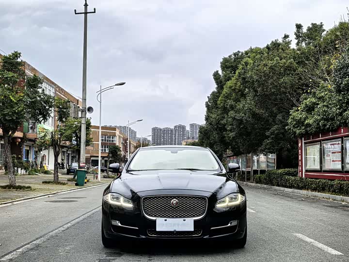Jaguar XJ 2016 XJL 2.0 T 2 WD — фото 2