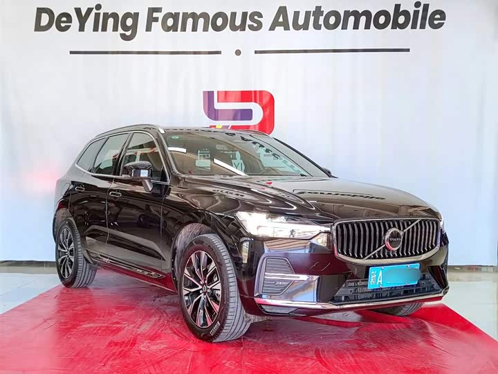 Volvo XC60 2025 B 5 4 WD — фото 3