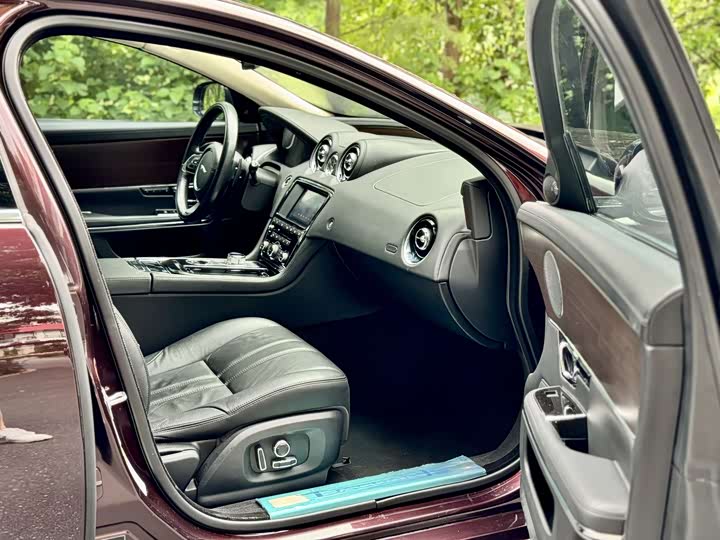 Jaguar XJ 2016 XJL 3.0 SC 2 WD — фото 10