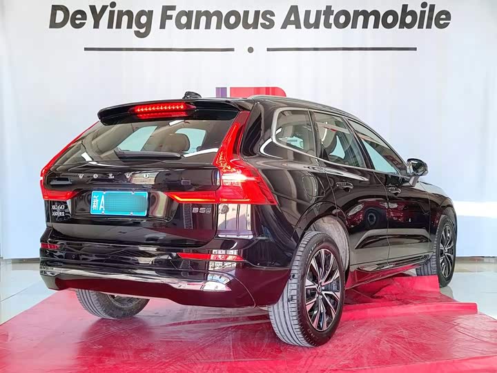 Volvo XC60 2025 B 5 4 WD — фото 4