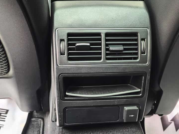 Jaguar XFL 2021 XFL 2.0 T P 250 4 WD — фото 18