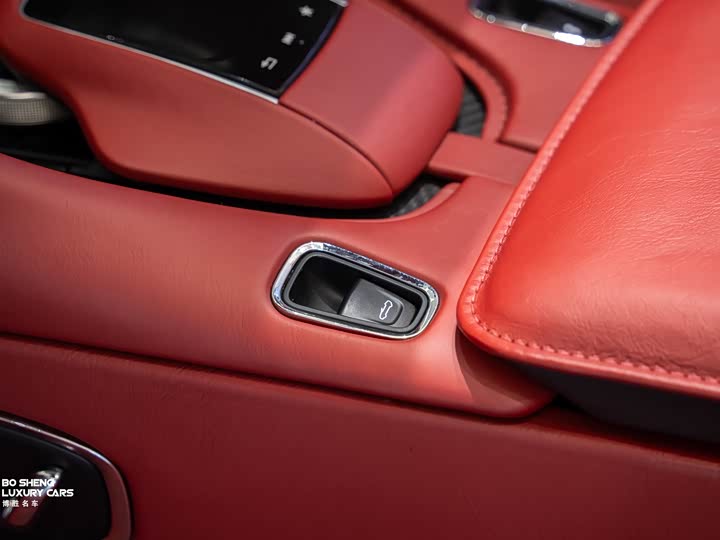 Aston Martin DB11 2019 4.0 T V 8 Volante — фото 33