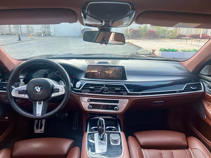 BMW 7-Series 2018 740 Li x Drive M — фото 6