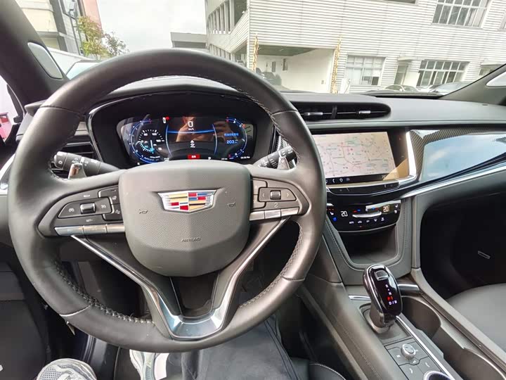 Cadillac XT6 2025 2.0 T 4 WD — фото 7