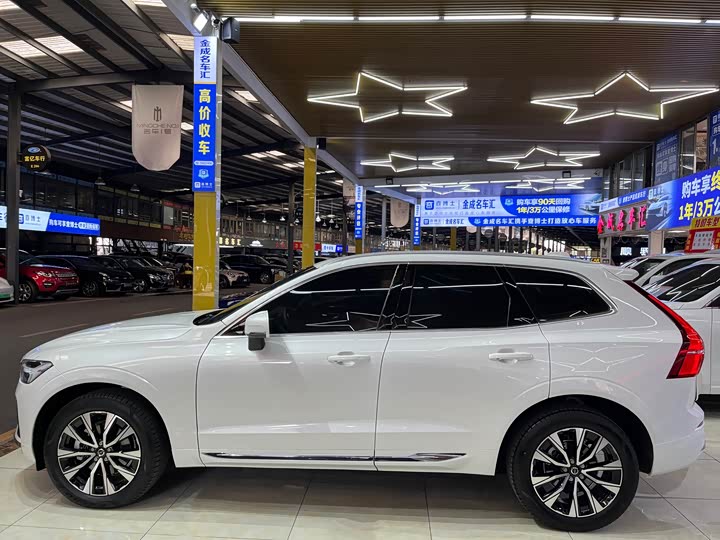 Volvo XC60 2023 B 5 4 WD — фото 4
