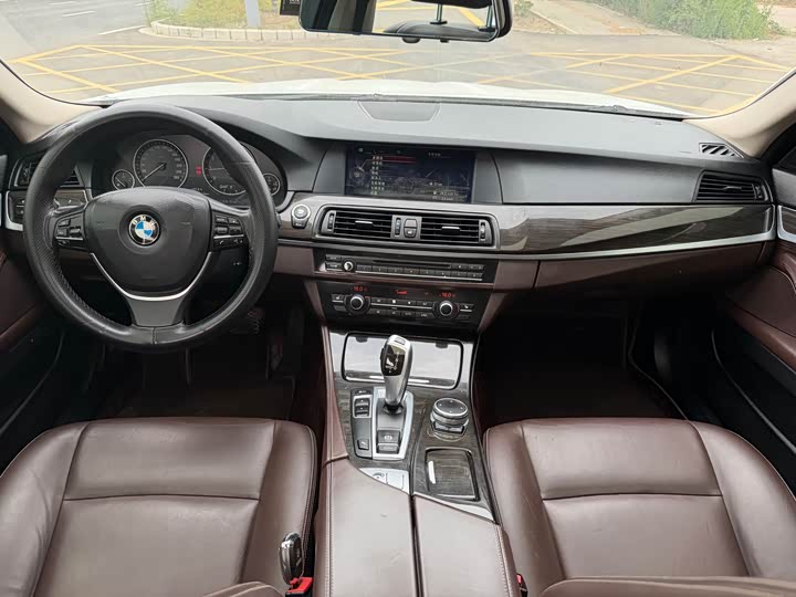 BMW 5 Series 525Li — фото 5