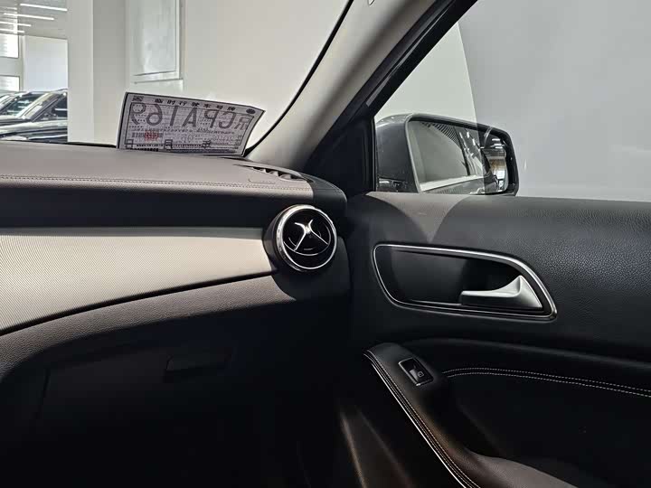 Mercedes-Benz GLA 2015 GLA 220 4 MATIC — фото 8