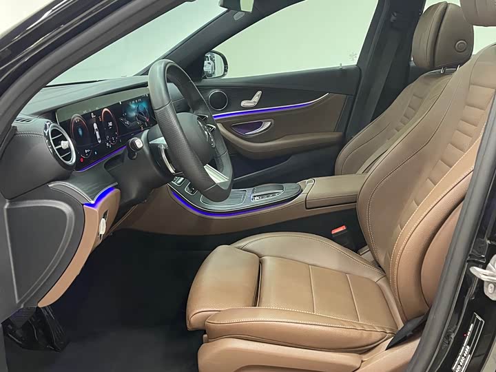 Mercedes-Benz E-Class 2022 E 260 L Sport — фото 5