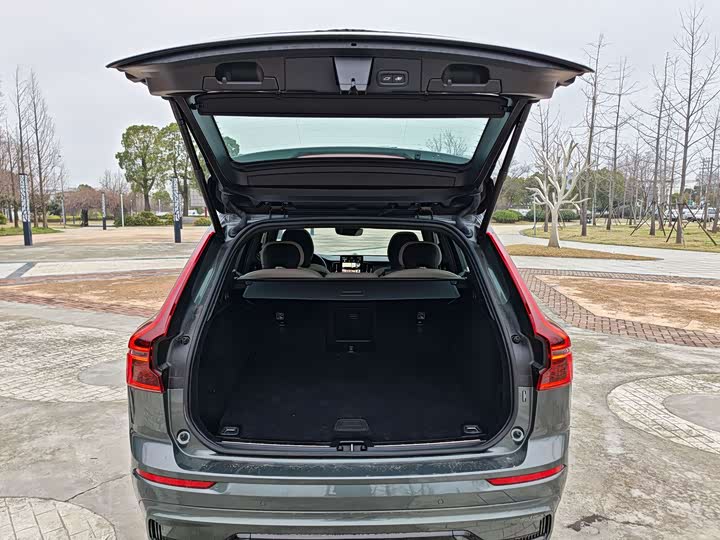 Volvo XC60 2026 B 5 4 WD — фото 39