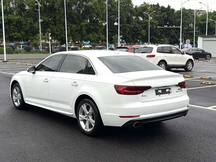 Audi A4L 30 40 TFSI базовая — фото 7