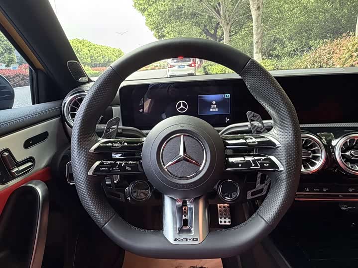 Mercedes-Benz A-Class 2024 AMG A 35 4 MATIC — фото 13