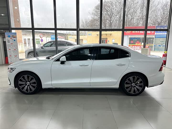 Volvo S60 2020 T 4 — фото 3