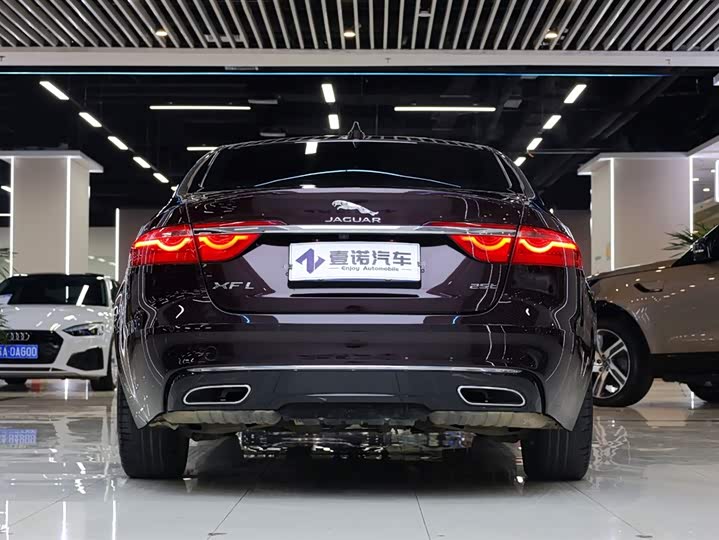 Jaguar XFL 2018 XFL 2.0 T 250 PS — фото 7
