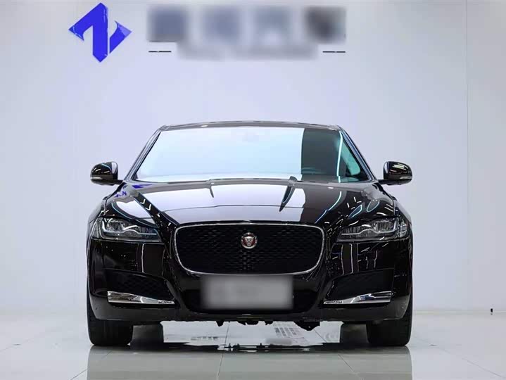 Jaguar XFL 2018 XFL 2.0 T 250 PS — фото 25