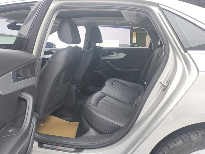 Audi A4L 2018 30 40 TFSI — фото 11