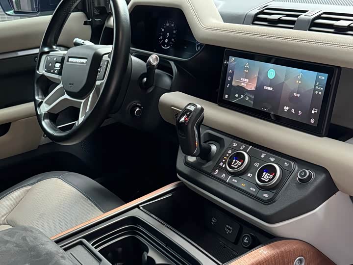 Land Rover Defender — фото 19