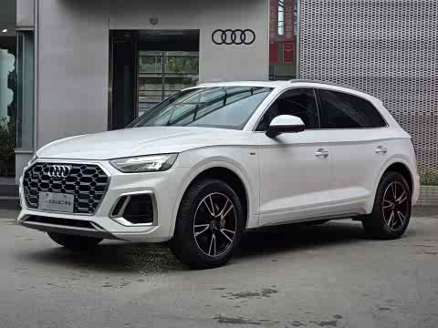 Audi Q5L 2023 40 T — фото 23