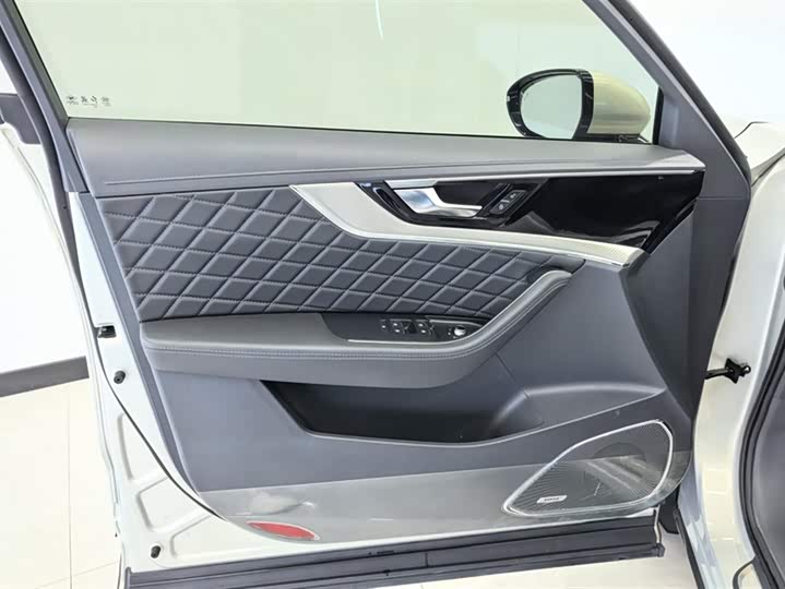 Hongqi HS5 2019 2.0 T 4 WD — фото 7