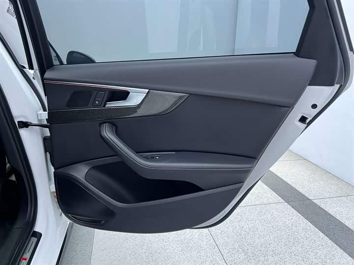 Audi A4L 2022 40 TFSI — фото 28