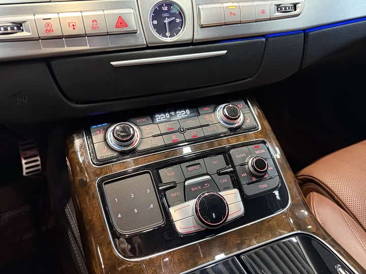 Audi A8 2014 A 8 L 45 TFSI quattro Luxury — фото 27