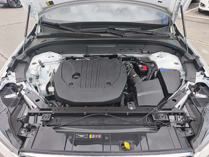 Volvo XC60 2026 B 5 4 WD — фото 16