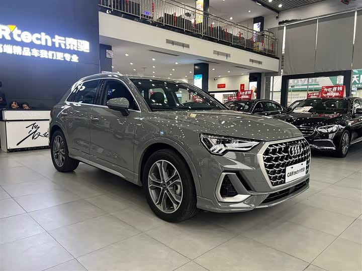 Audi Q3 2024 40 TFSI — фото 2