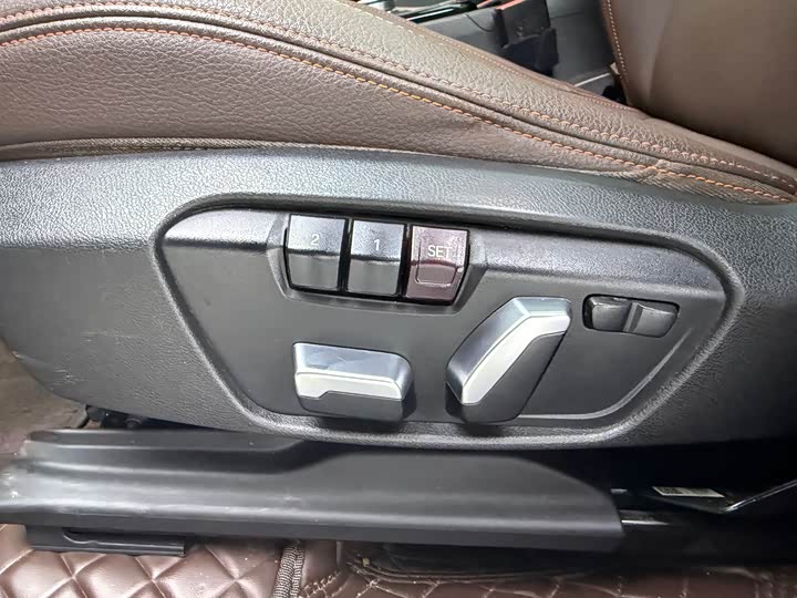 BMW X2 2021 s Drive 25i Leading M — фото 17