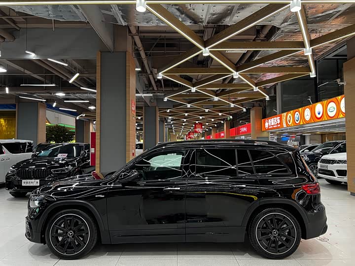 Mercedes-Benz GLB 2024 AMG GLB 35 4 MATIC — фото 2
