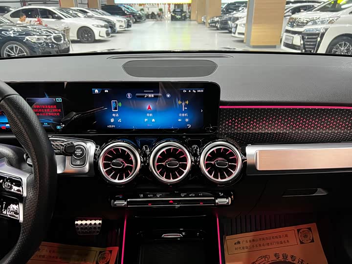 Mercedes-Benz GLB 2024 AMG GLB 35 4 MATIC — фото 8