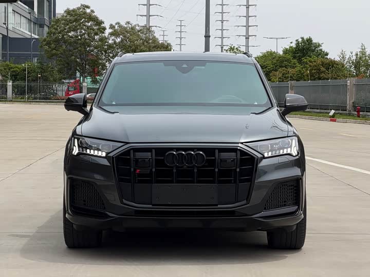 Audi SQ7 2024 4.0 TFSI — фото 2
