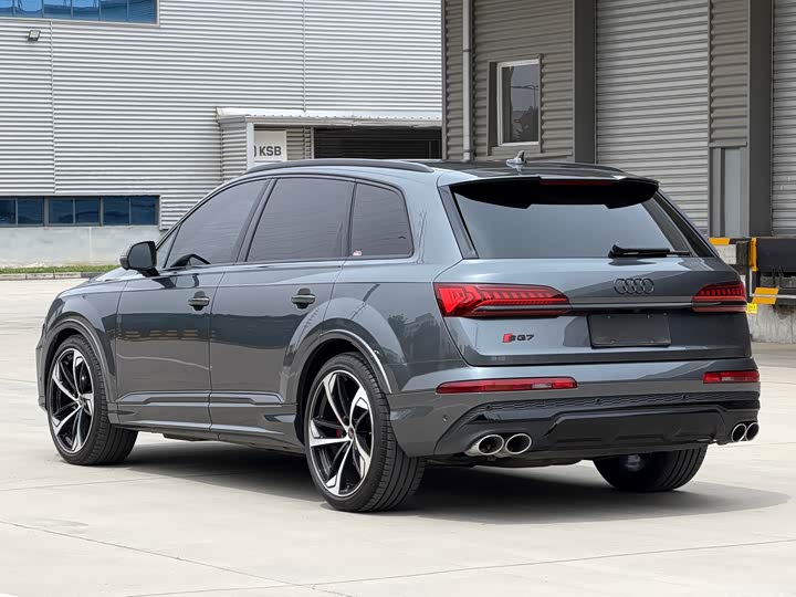 Audi SQ7 2024 4.0 TFSI — фото 4
